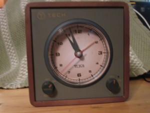 t-tech retro clock