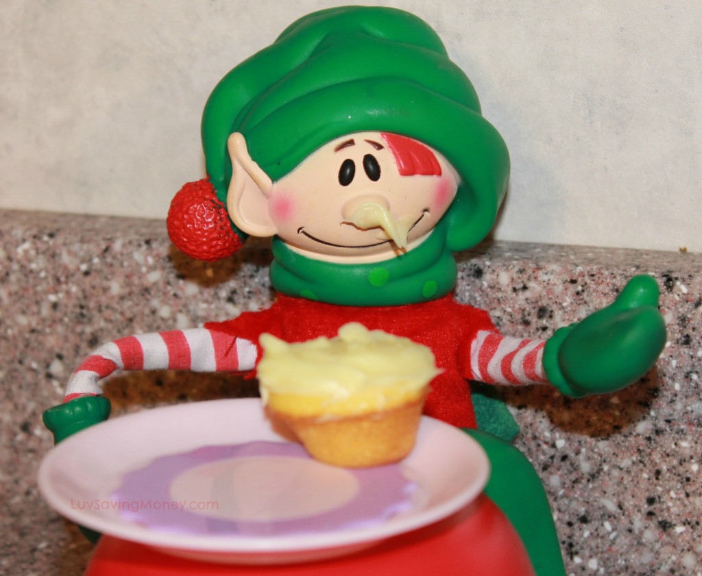 elf on the shelf with cutie cake